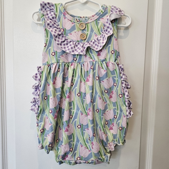 Sullivan Row Bubble Floral Romper With Gingham Trim And Ruffles 12-18 Months - Picture 1 of 6